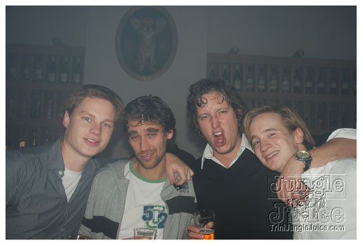 club_chu_chu_opening_nov2010-202