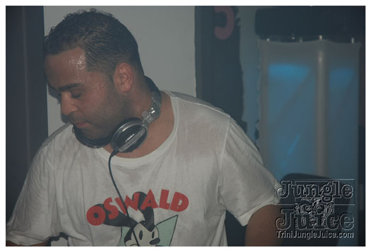 club_chu_chu_opening_nov2010-208