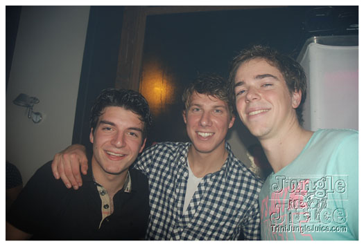 club_chu_chu_opening_nov2010-218