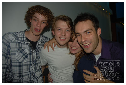 club_chu_chu_opening_nov2010-221