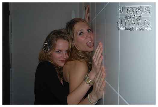 club_chu_chu_opening_nov2010-223