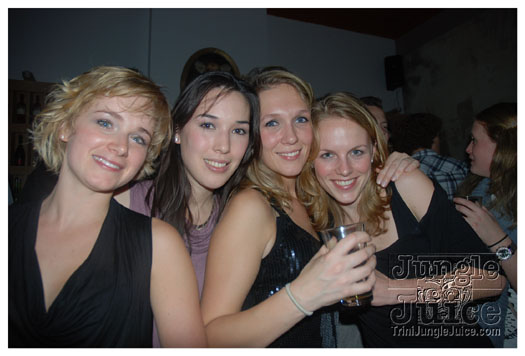 club_chu_chu_opening_nov2010-237