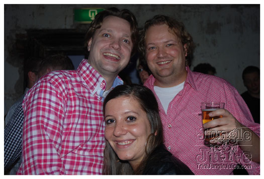 club_chu_chu_opening_nov2010-241