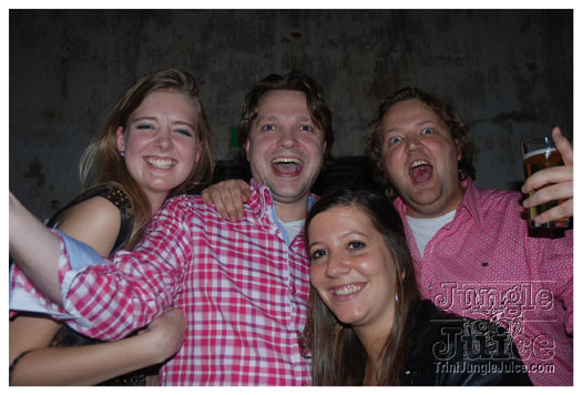 club_chu_chu_opening_nov2010-242