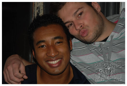 club_chu_chu_opening_nov2010-244