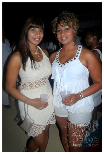 creme_uber_sexy_boat_2010-013