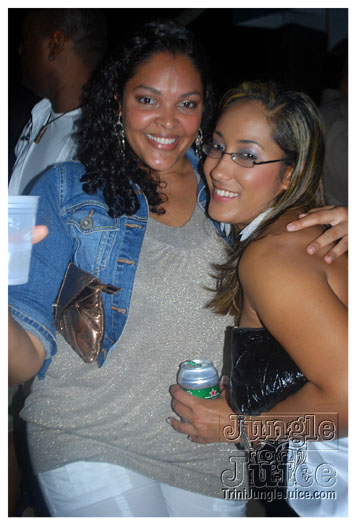 creme_uber_sexy_boat_2010-021