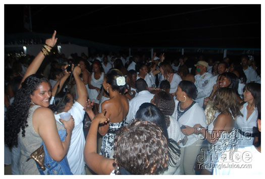 creme_uber_sexy_boat_2010-033