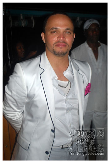 creme_uber_sexy_boat_2010-034