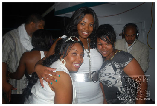 creme_uber_sexy_boat_2010-035