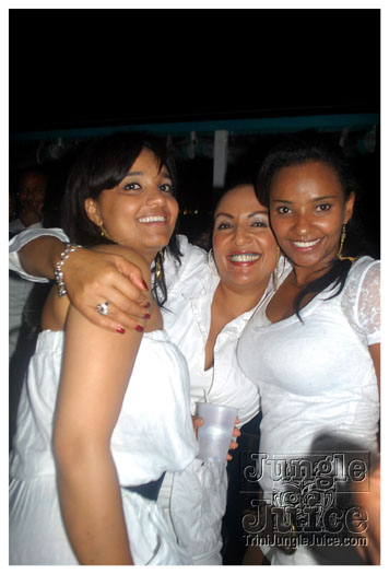 creme_uber_sexy_boat_2010-036