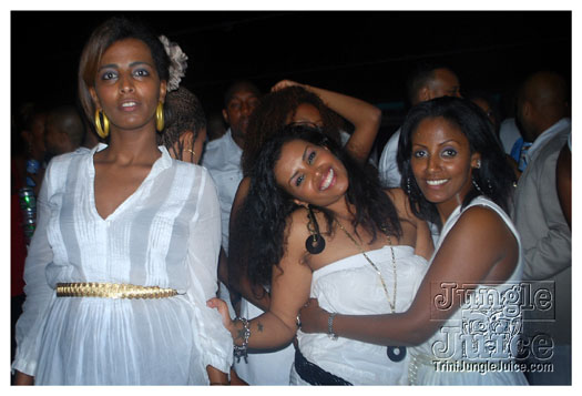 creme_uber_sexy_boat_2010-038