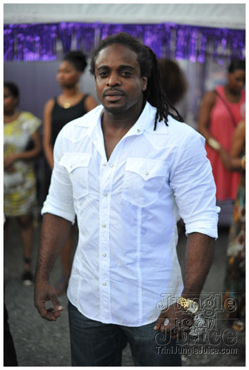 cribs_purple_reign_aug28-022