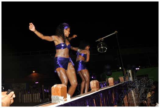 cribs_purple_reign_aug28-061