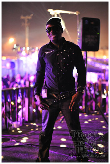 cribs_purple_reign_aug28-085