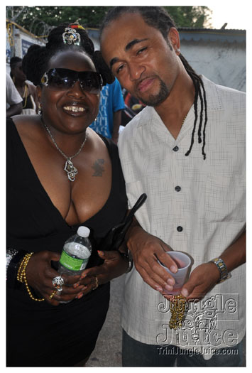 cribs_solid_gold_jun20-004