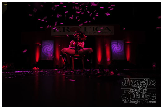 erotica_2010_nov19-175