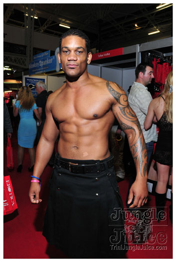 erotica_2010_nov21-012