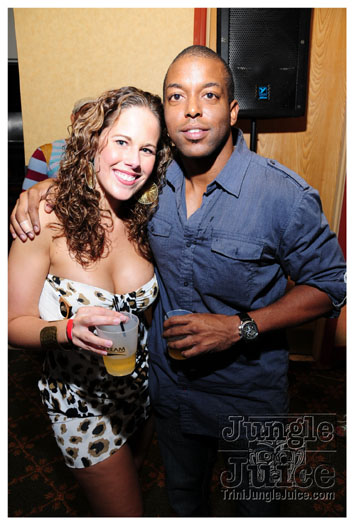 friends_miami_carnival_2010-011