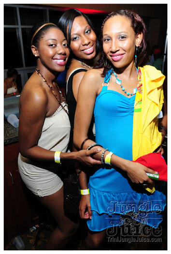 friends_miami_carnival_2010-128