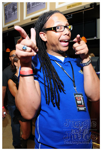 friends_miami_carnival_2010-156