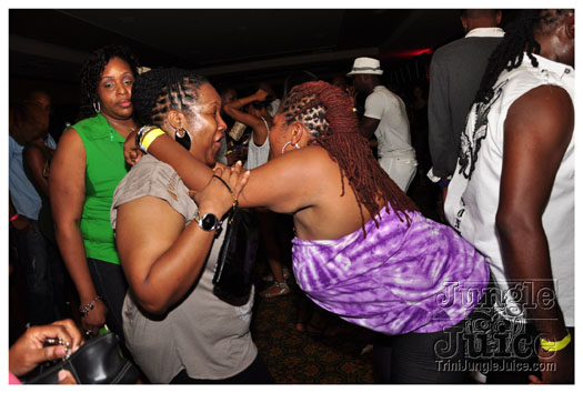 friends_miami_carnival_2010-191