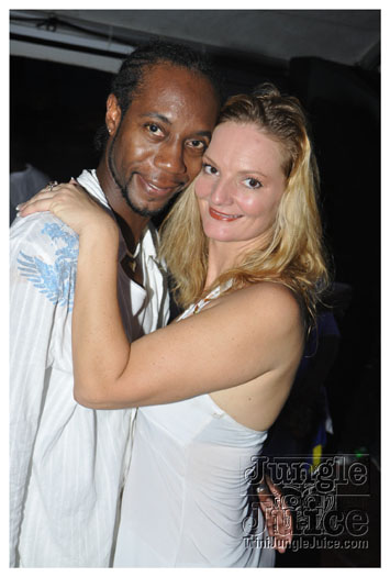 glow_barbados_jul29_2010-010