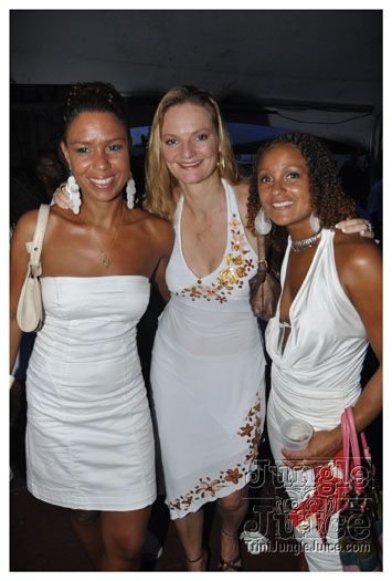 glow_barbados_jul29_2010-013