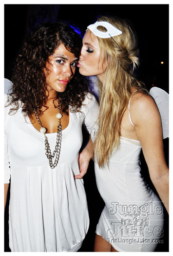 glow_barbados_jul29_2010-025