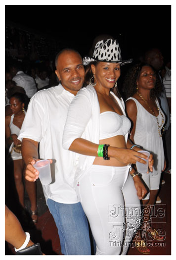 glow_barbados_jul29_2010-044