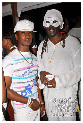 glow_barbados_jul29_2010-050