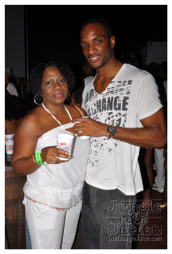 glow_barbados_jul29_2010-051