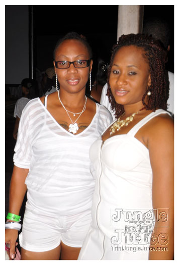 glow_barbados_jul29_2010-052