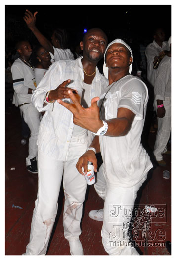 glow_barbados_jul29_2010-080