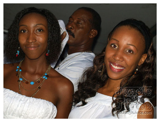 glow_barbados_jul29_2010-100