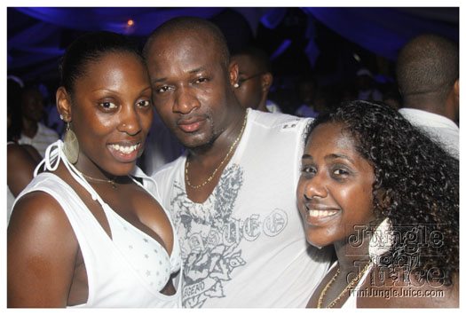 glow_barbados_jul29_2010-120