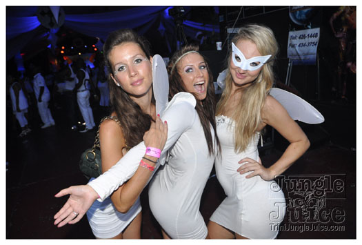 glow_barbados_jul29_2010-149