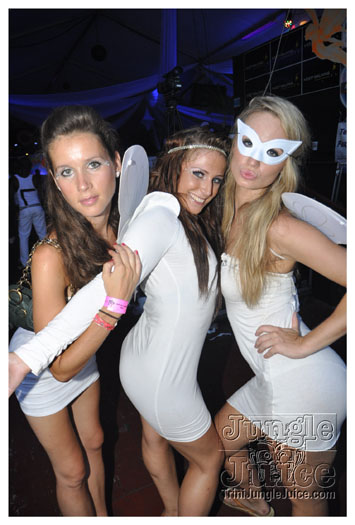 glow_barbados_jul29_2010-150