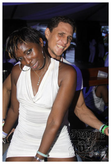 glow_barbados_jul29_2010-151