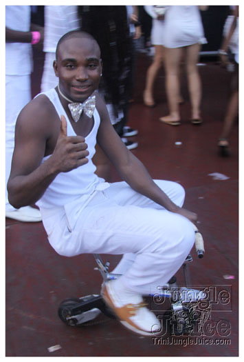 glow_barbados_jul29_2010-152