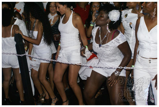 glow_we_palancing_may28-045