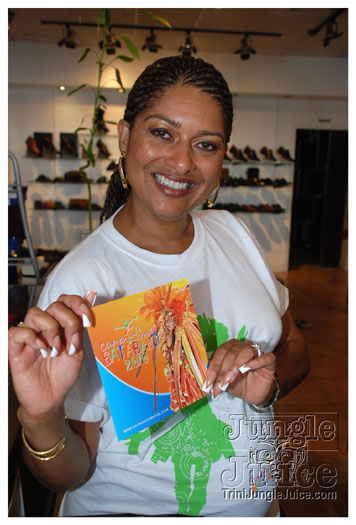 01_cayman_downtown-008