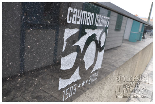 01_cayman_downtown-013