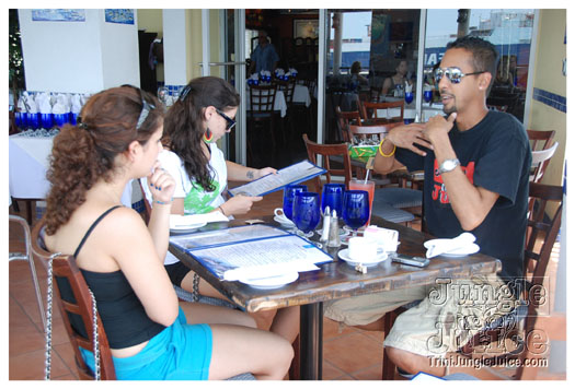 02_lunch_at_guy_harvey-007