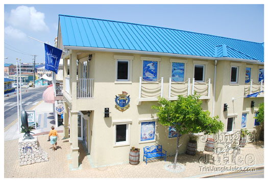 02_lunch_at_guy_harvey-010