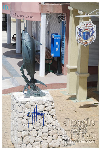 02_lunch_at_guy_harvey-013