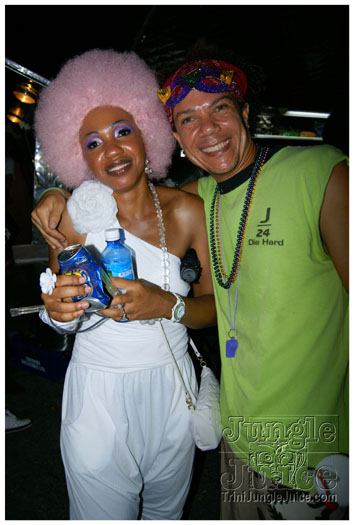 grenada_mon_night_mas_aug9-038