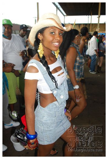 gyal_farm_2010_jul4-012
