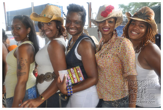 gyal_farm_2010_jul4-015