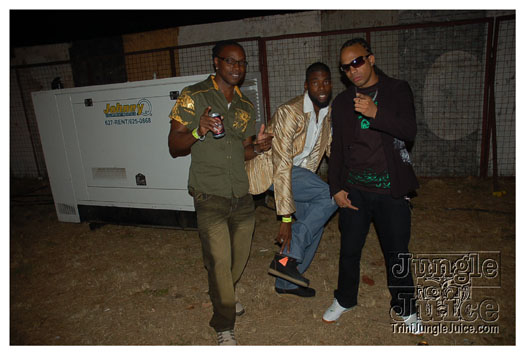 i_am_legend_3_apr3-005